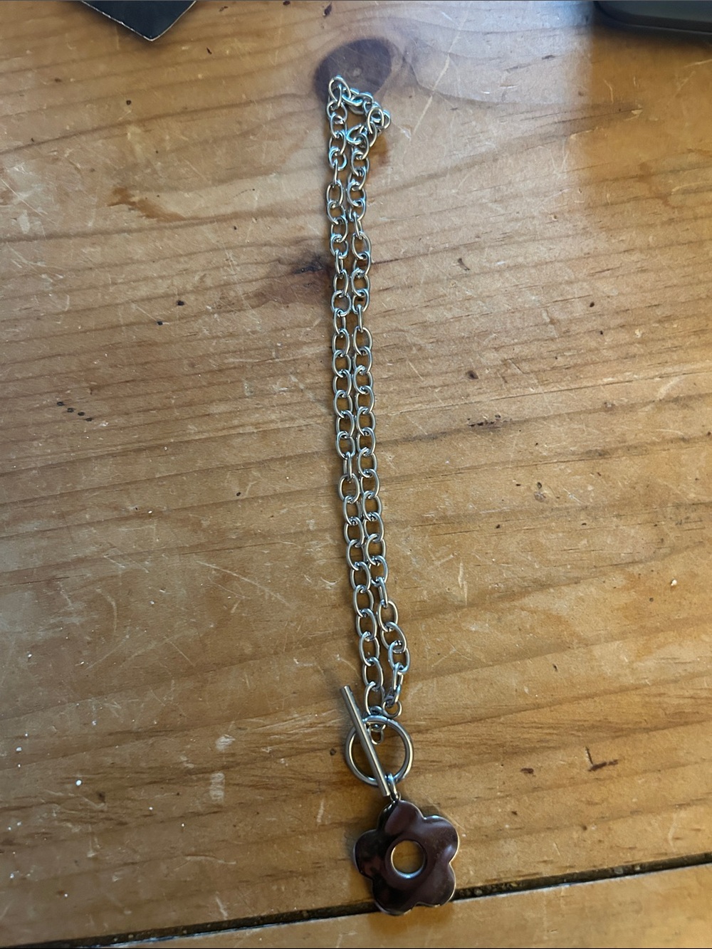 Stainless steel flower toggle closure necklace